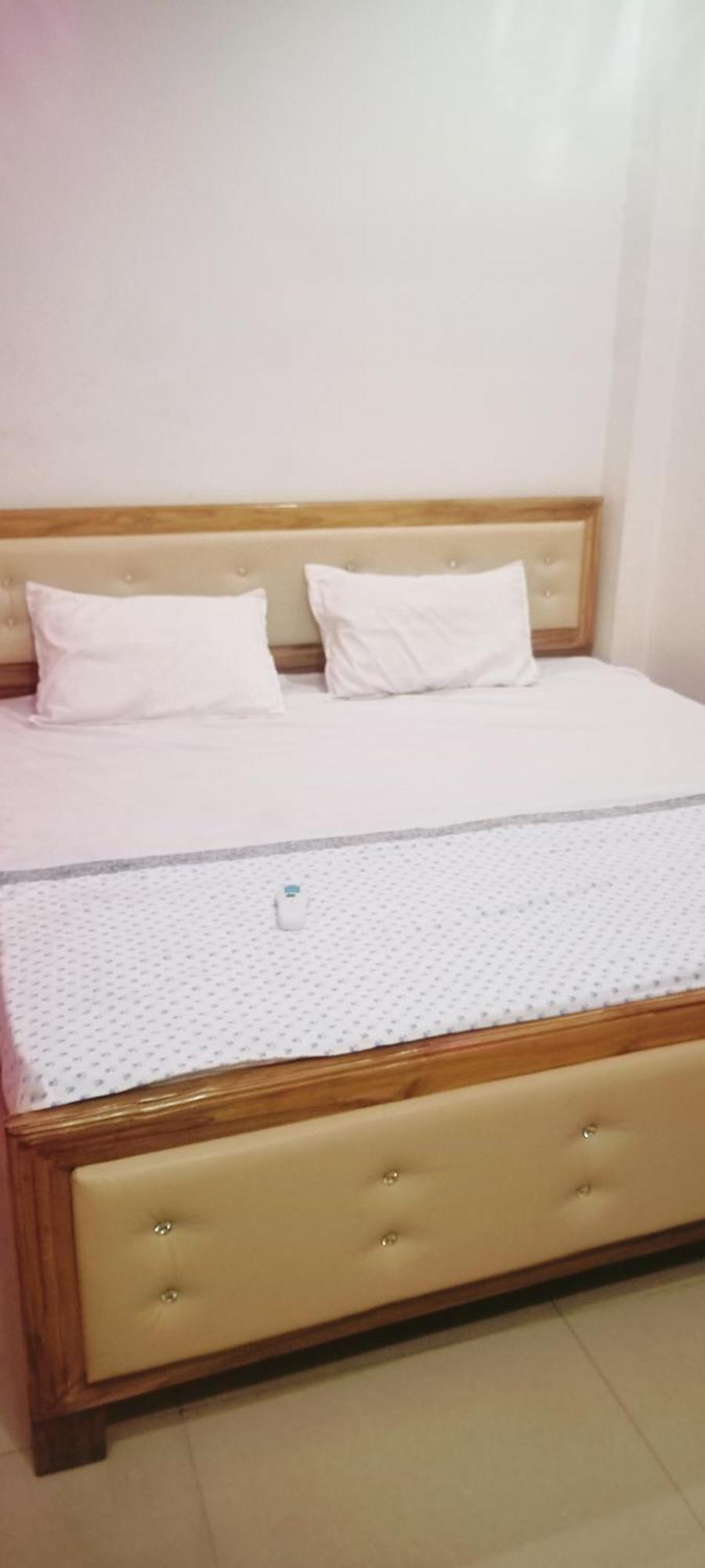 Hotel Maa Savitri Gest House Ayodhya Esterno foto