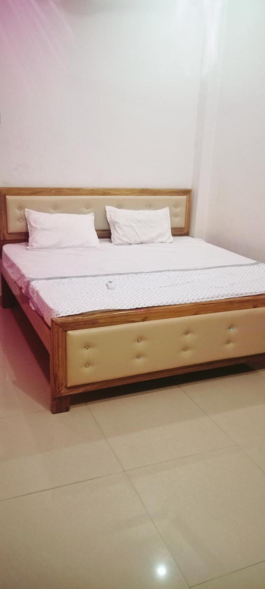 Hotel Maa Savitri Gest House Ayodhya Esterno foto